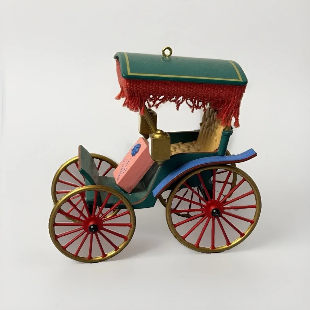 Hallmark Sweetheart Keepsake Ornament Covered Carriage Buggy VTG 1987